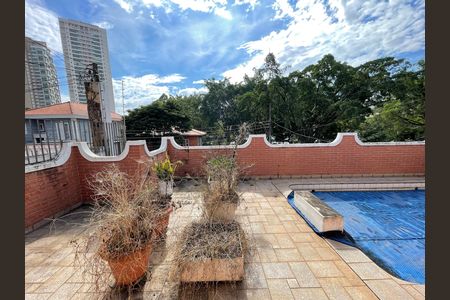 Casa à venda com 272m², 4 quartos e 3 vagas Casa à venda com 272m², 4 quartos e 3 vagasQuarto 2