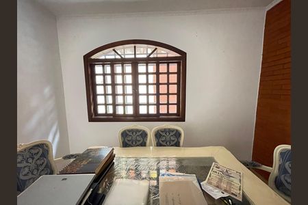 Casa à venda com 272m², 4 quartos e 3 vagas Casa à venda com 272m², 4 quartos e 3 vagasSala de jantar