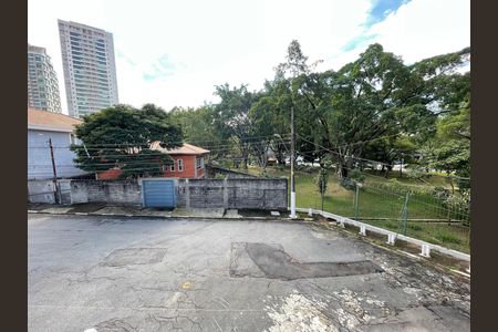 Casa à venda com 272m², 4 quartos e 3 vagas Casa à venda com 272m², 4 quartos e 3 vagasVista
