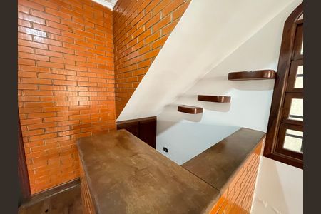 Casa à venda com 272m², 4 quartos e 3 vagas Casa à venda com 272m², 4 quartos e 3 vagasSala