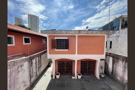 Casa à venda com 272m², 4 quartos e 3 vagas Casa à venda com 272m², 4 quartos e 3 vagasVista da edícula