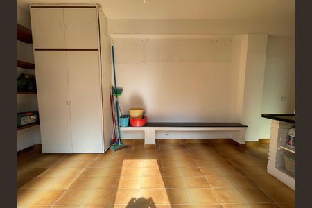 Casa à venda com 272m², 4 quartos e 3 vagas Casa à venda com 272m², 4 quartos e 3 vagasEdícula