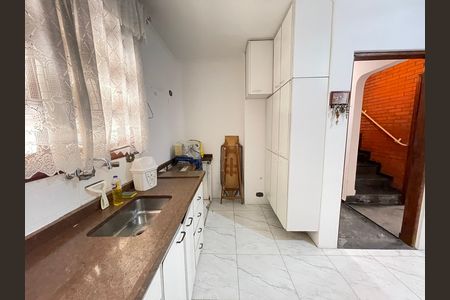 Casa à venda com 272m², 4 quartos e 3 vagas Casa à venda com 272m², 4 quartos e 3 vagasCozinha