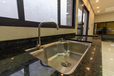 Casa para alugar com 176m², 2 quartos e 2 vagas Casa para alugar com 176m², 2 quartos e 2 vagasSala e cozinha
