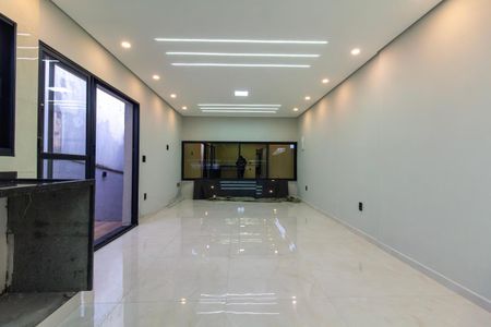 Casa para alugar com 176m², 2 quartos e 2 vagas Casa para alugar com 176m², 2 quartos e 2 vagasSala e cozinha