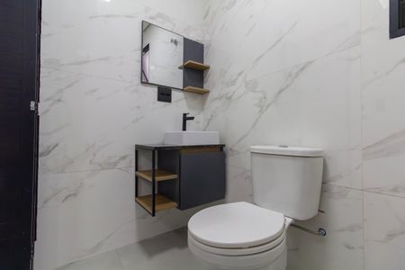 Casa para alugar com 176m², 2 quartos e 2 vagas Casa para alugar com 176m², 2 quartos e 2 vagasBanheiro 1