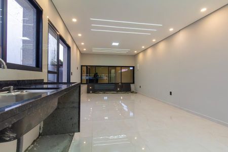Casa para alugar com 176m², 2 quartos e 2 vagas Casa para alugar com 176m², 2 quartos e 2 vagasSala e cozinha