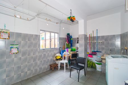 Casa para alugar com 177m², 2 quartos e 2 vagas Casa para alugar com 177m², 2 quartos e 2 vagasÁrea de Serviço