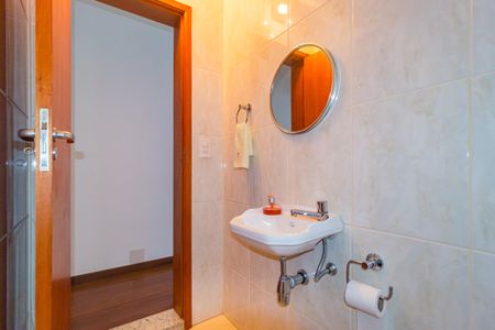 Casa para alugar com 177m², 2 quartos e 2 vagasLavabo