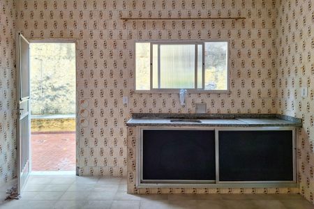 Casa à venda com 84m², 3 quartos e sem vaga Casa à venda com 84m², 3 quartos e sem vagaCozinha