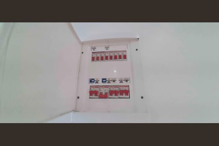 Casa à venda com 460m², 4 quartos e 8 vagasQuadro de Luz 1