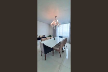 Casa à venda com 460m², 4 quartos e 8 vagasSala de Jantar