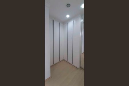 Casa à venda com 460m², 4 quartos e 8 vagasArmário - Suíte 2