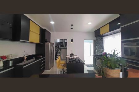 Casa à venda com 460m², 4 quartos e 8 vagasCozinha