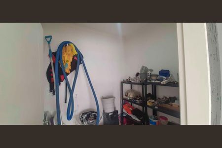 Casa à venda com 460m², 4 quartos e 8 vagasDepósito da Piscina