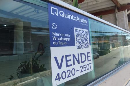 Casa à venda com 138m², 3 quartos e 2 vagas Casa à venda com 138m², 3 quartos e 2 vagasPlaca