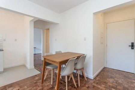 Sala de apartamento para alugar com 1 quarto, 40m² em Petrópolis, Porto Alegre
