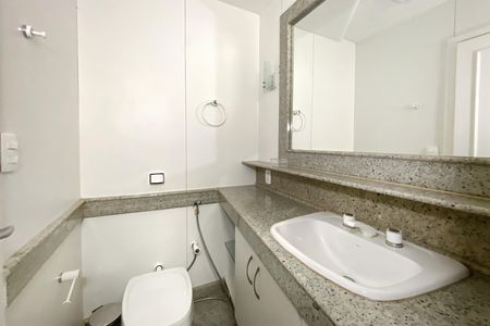 Apartamento para alugar com 210m², 4 quartos e 4 vagasBanheiro da Suíte 2