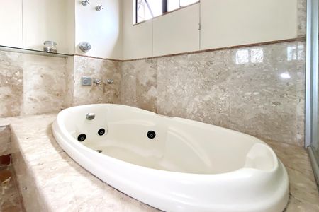 Apartamento para alugar com 210m², 4 quartos e 4 vagasBanheiro da Suíte 1