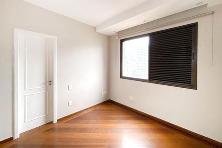 Apartamento para alugar com 210m², 4 quartos e 4 vagasSemi Suite 4
