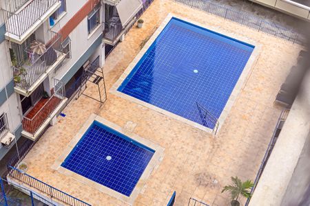 Apartamento à venda com 65m², 2 quartos e 1 vaga Apartamento à venda com 65m², 2 quartos e 1 vagaÁrea comum - Piscina