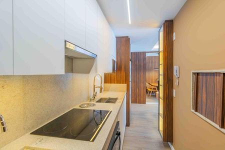 Cozinha de apartamento para alugar com 1 quarto, 45m² em Auxiliadora, Porto Alegre