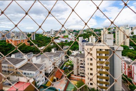 Apartamento à venda com 142m², 4 quartos e 3 vagas Apartamento à venda com 142m², 4 quartos e 3 vagasVista