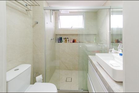 Apartamento à venda com 142m², 4 quartos e 3 vagas Apartamento à venda com 142m², 4 quartos e 3 vagasBanheiro suíte 2