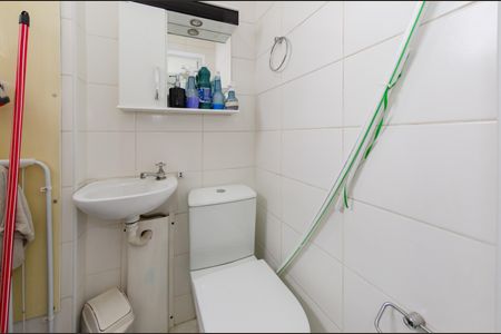 Apartamento à venda com 142m², 4 quartos e 3 vagas Apartamento à venda com 142m², 4 quartos e 3 vagasBanheiro de serviço