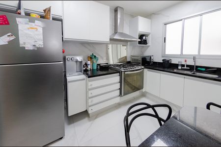 Apartamento à venda com 142m², 4 quartos e 3 vagas Apartamento à venda com 142m², 4 quartos e 3 vagasCozinha