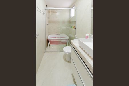 Apartamento à venda com 142m², 4 quartos e 3 vagas Apartamento à venda com 142m², 4 quartos e 3 vagasBanheiro suíte 1