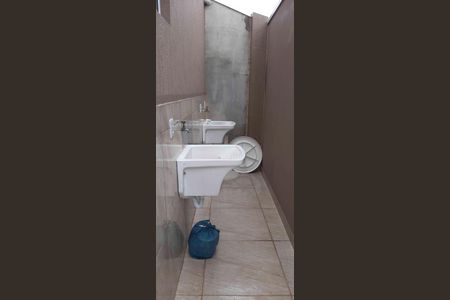 Casa para alugar com 12m², 1 quarto e sem vagaÁrea de Serviço