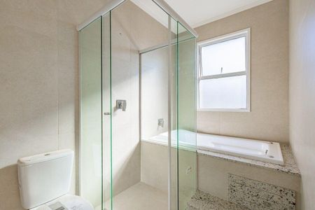 Banheiro 1 de casa de condomínio para alugar com 3 quartos, 180m² em Jardim Itu, Porto Alegre