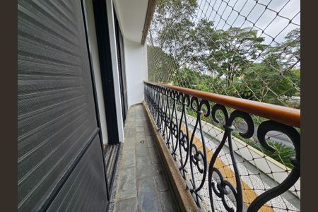 Apartamento à venda com 296m², 4 quartos e 3 vagas Apartamento à venda com 296m², 4 quartos e 3 vagasSuíte 2 Varanda