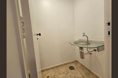 Apartamento à venda com 296m², 4 quartos e 3 vagas Apartamento à venda com 296m², 4 quartos e 3 vagasLavabo