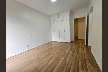 Apartamento à venda com 296m², 4 quartos e 3 vagas Apartamento à venda com 296m², 4 quartos e 3 vagasSuíte 3
