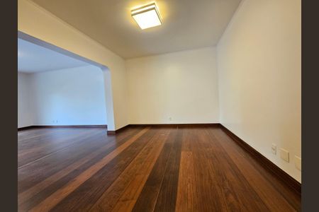 Apartamento à venda com 296m², 4 quartos e 3 vagas Apartamento à venda com 296m², 4 quartos e 3 vagasSala de Jantar