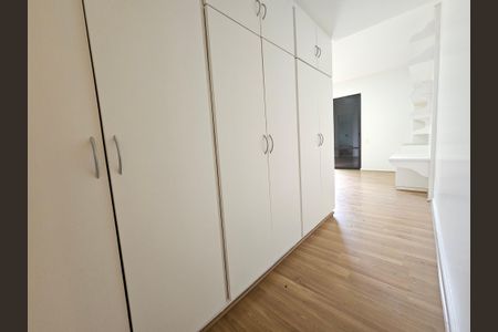 Apartamento à venda com 296m², 4 quartos e 3 vagas Apartamento à venda com 296m², 4 quartos e 3 vagasSuíte 1