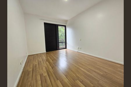 Apartamento à venda com 296m², 4 quartos e 3 vagas Apartamento à venda com 296m², 4 quartos e 3 vagasSuíte 3