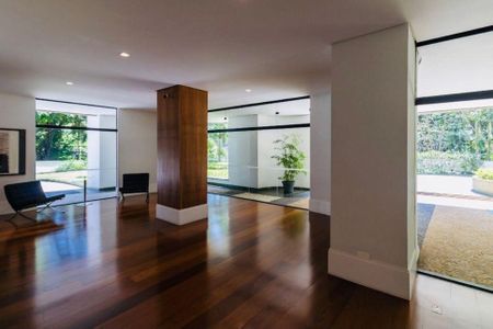 Apartamento à venda com 296m², 4 quartos e 3 vagas Apartamento à venda com 296m², 4 quartos e 3 vagasHall social