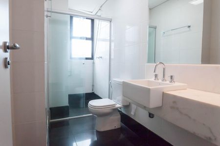 Apartamento à venda com 110m², 2 quartos e 2 vagasBanheiro suite 