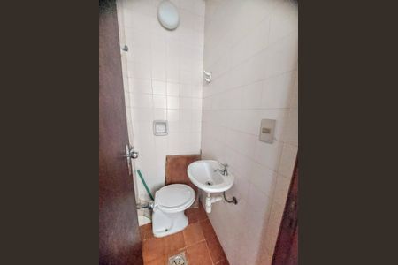 Apartamento à venda com 100m², 3 quartos e 2 vagas Apartamento à venda com 100m², 3 quartos e 2 vagasBanheiro de serviço