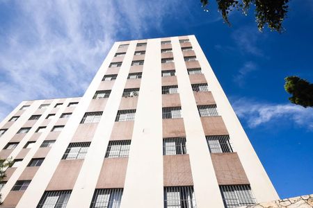 Apartamento à venda com 57m², 2 quartos e 1 vagaFachada