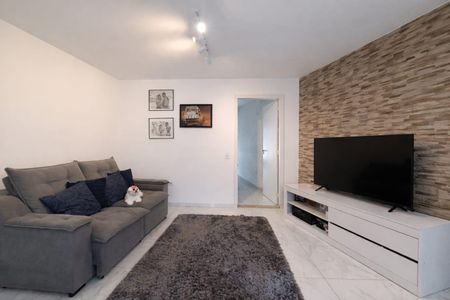 Casa à venda com 380m², 6 quartos e 2 vagas Casa à venda com 380m², 6 quartos e 2 vagasSala - Casa 2