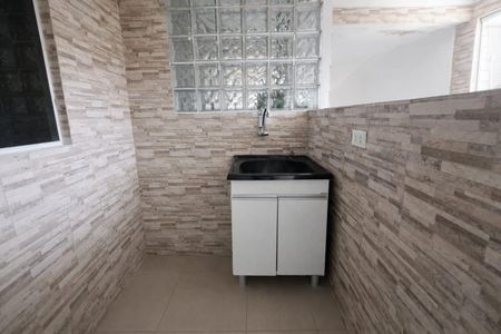 Casa à venda com 380m², 6 quartos e 2 vagas Casa à venda com 380m², 6 quartos e 2 vagasÁrea de Serviço - Casa 3