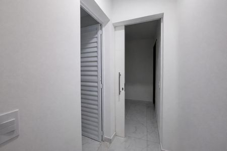 Casa à venda com 380m², 6 quartos e 2 vagas Casa à venda com 380m², 6 quartos e 2 vagasCorredor - Casa 2