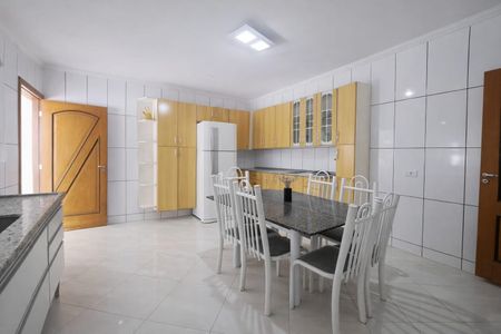 Casa à venda com 380m², 6 quartos e 2 vagas Casa à venda com 380m², 6 quartos e 2 vagasCozinha - Casa 3