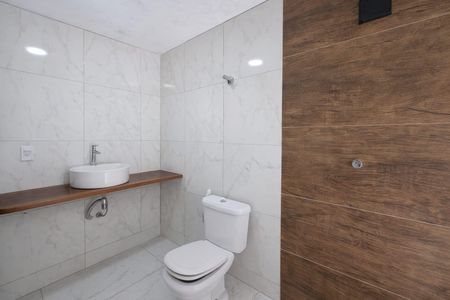 Casa à venda com 380m², 6 quartos e 2 vagas Casa à venda com 380m², 6 quartos e 2 vagasBanheiro da Suíte - Casa 2