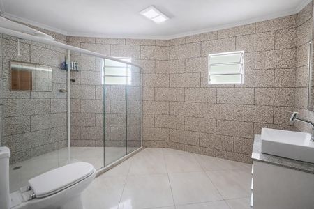 Casa à venda com 380m², 6 quartos e 2 vagas Casa à venda com 380m², 6 quartos e 2 vagasBanheiro - Casa 3