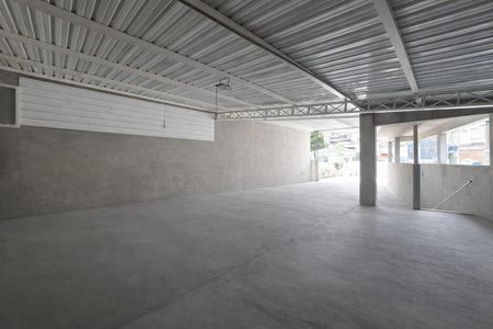 Casa à venda com 380m², 6 quartos e 2 vagas Casa à venda com 380m², 6 quartos e 2 vagasDetalhe